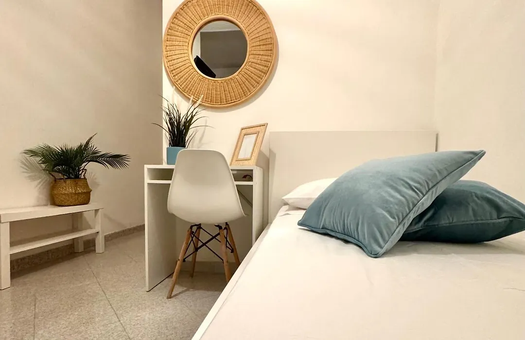 A Due Passi dal Mare B&B-1